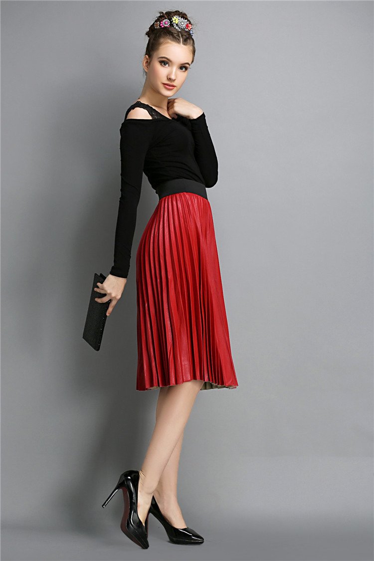 Elegant Pleated Skirt in Fashion