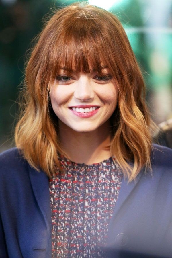 Emma-Stone-Medium-Hairstyle-with-Blunt-Bang