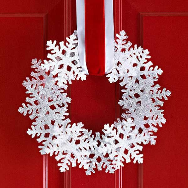 Glittery-Snowflake-Wreath
