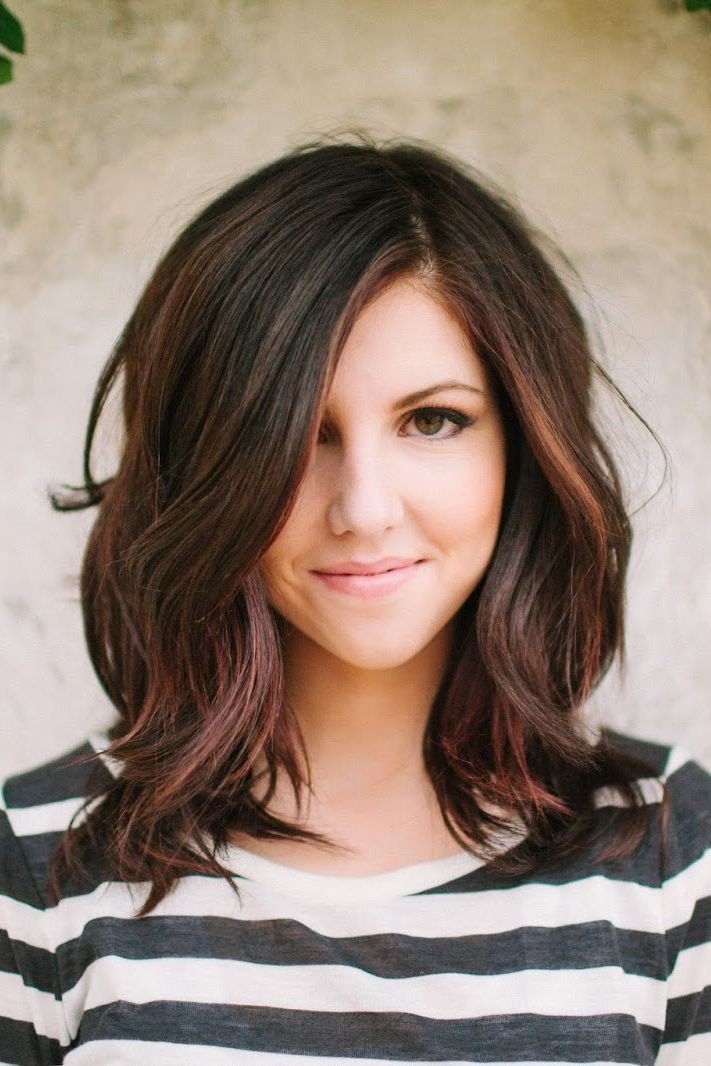 Layered-Hair-Style-for-Wavy-Hair