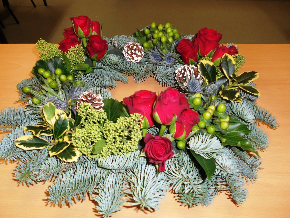 14-flower-arrangements-for-christmas