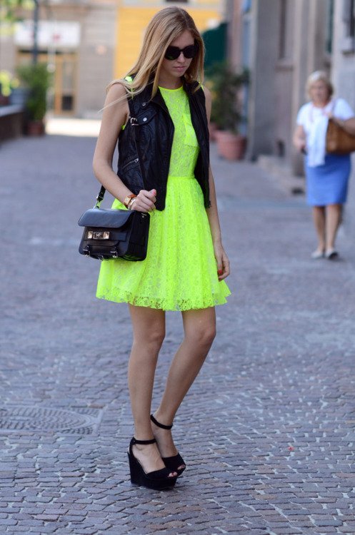 neon-outfit-ideas-27