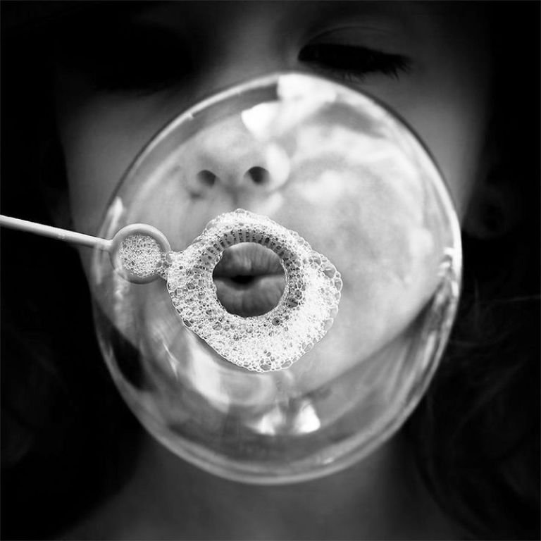 bubble-black-and-white-photography