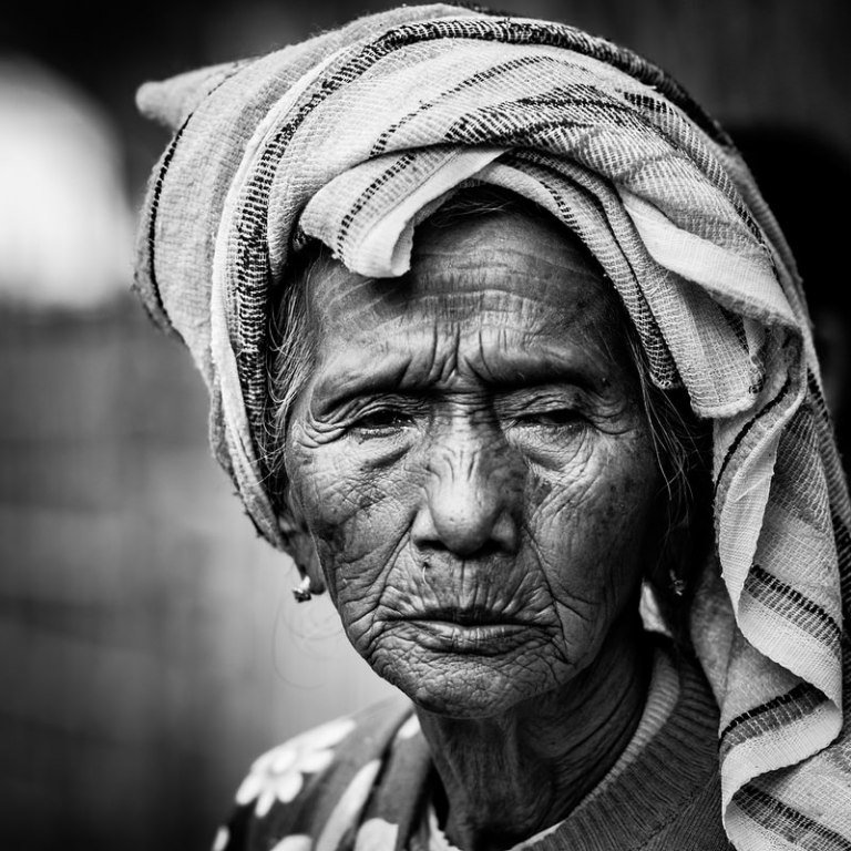 old-women-black-and-white-photography