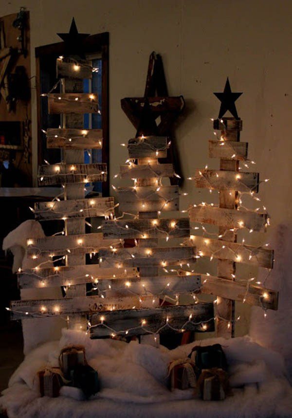 Vintage Christmas Tree Decorating Idea