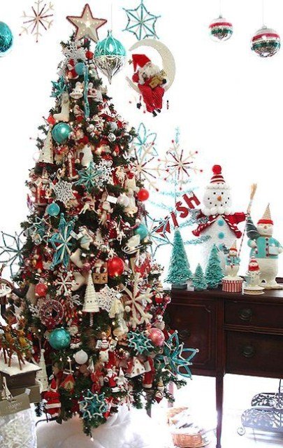 Red and Turquoise Christmas Tree Decorations