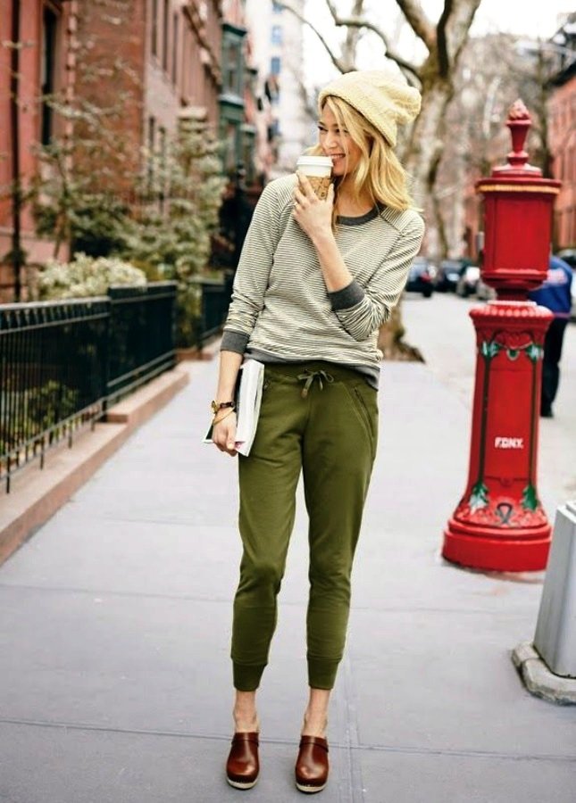 Best Cute Sweatpants Outfit Ideas For Women (26)