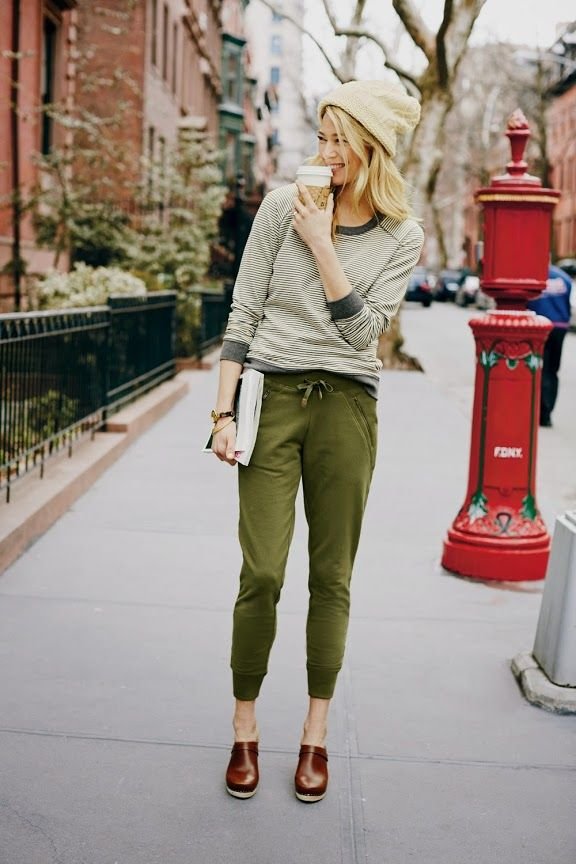 Best Cute Sweatpants Outfit Ideas For Women (5)