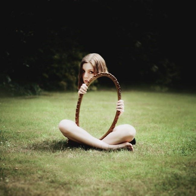 Brilliant Examples Of Illusion Photography Ideas (4)
