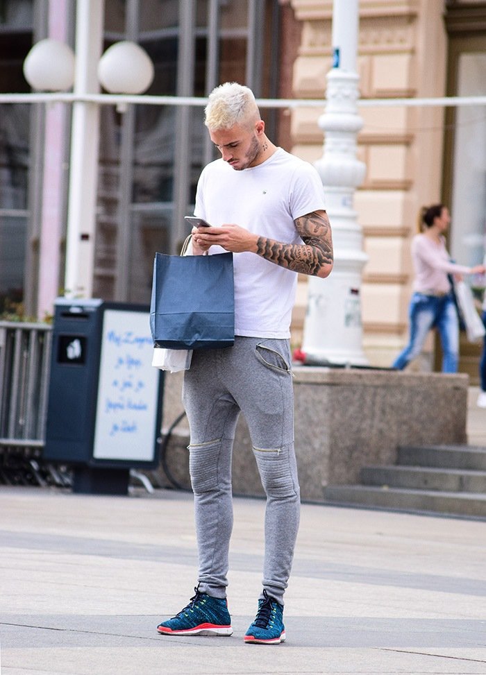 Stunning Men Joggers Style Ideas (29)