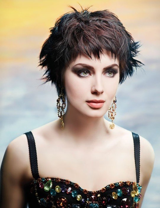 Amazing Short Hairstyles For Women (18)