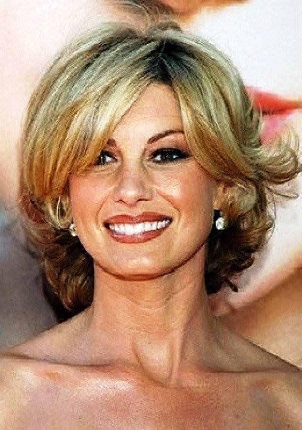 Best Hairstyles For Women Over 50 (8)