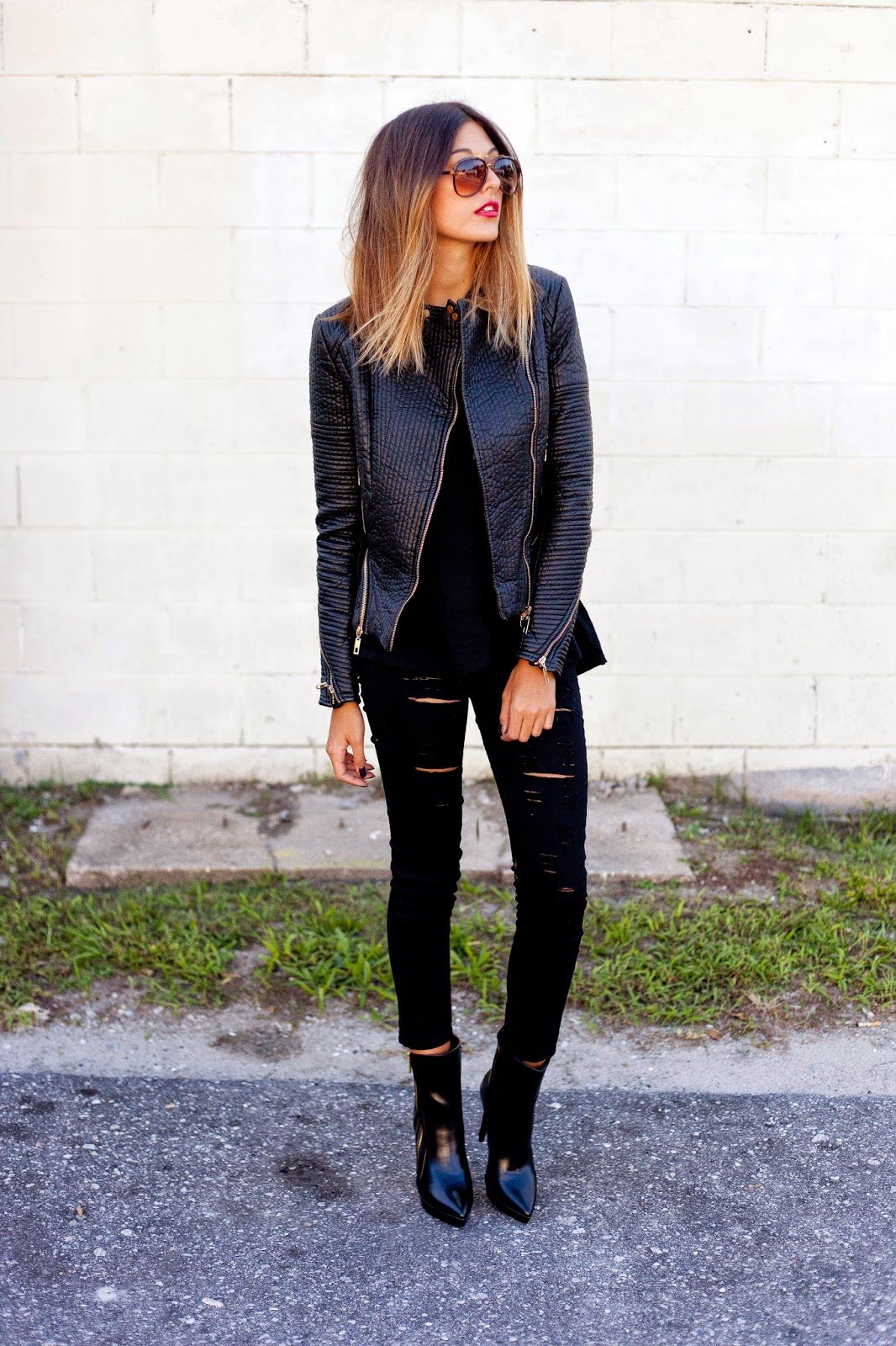 Trendy Black Jeans Outfits (1)