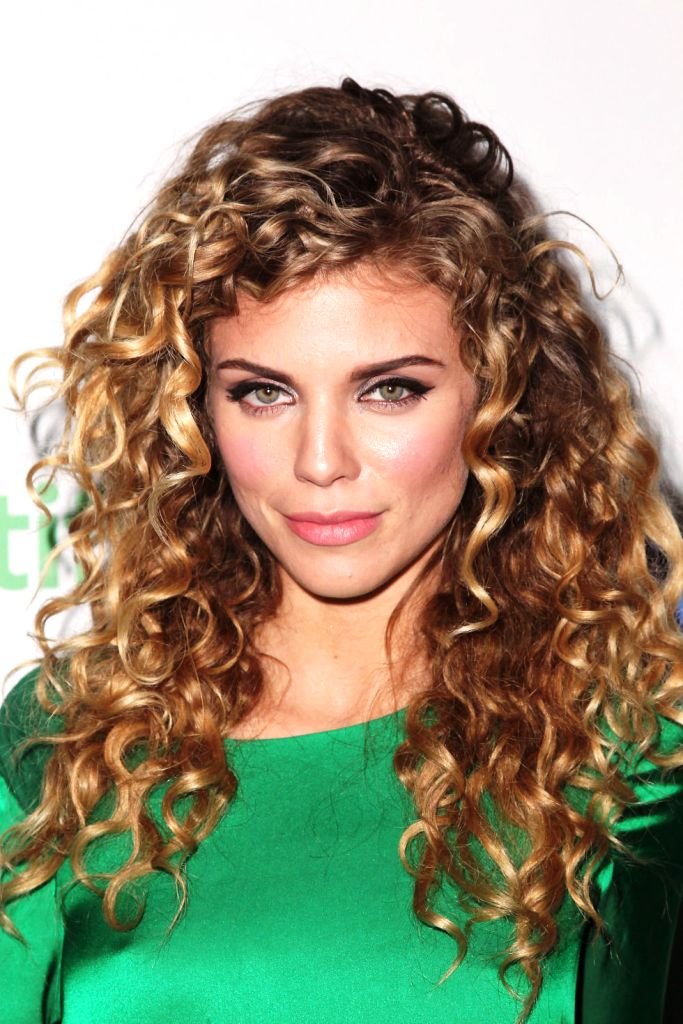2-long-curly-hairstyles