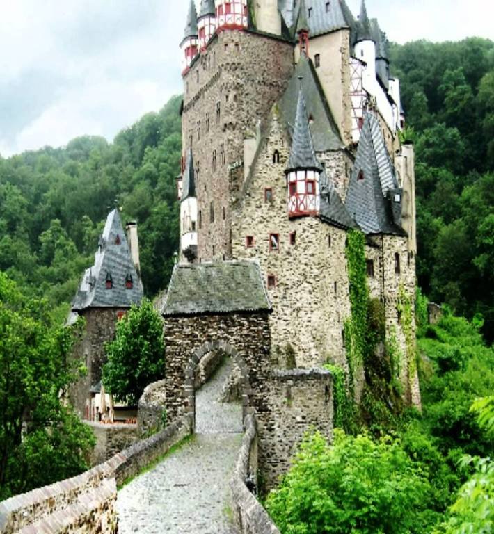 23-best-fascinating-castles-in-the-world