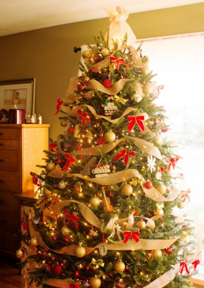 14-charming-christmas-tree-decorating-ideas