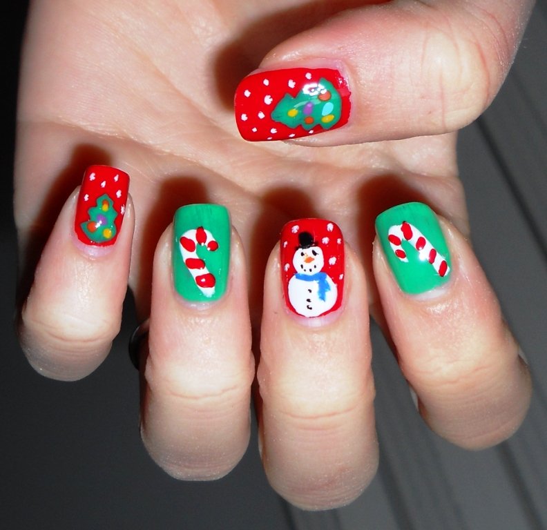 25 Cute Christmas Nail Art Ideas To Try · Inspired Luv