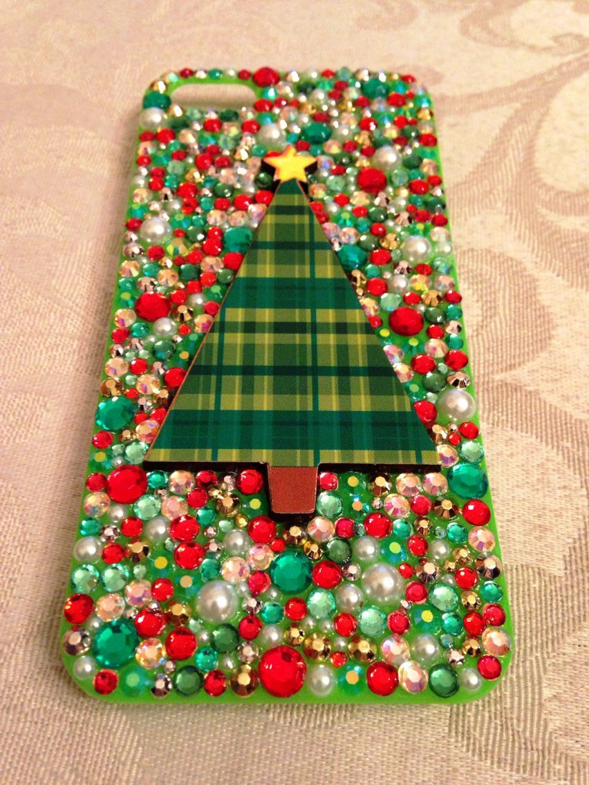 6-stylish-christmas-iphone-cases-for-the-festive-season