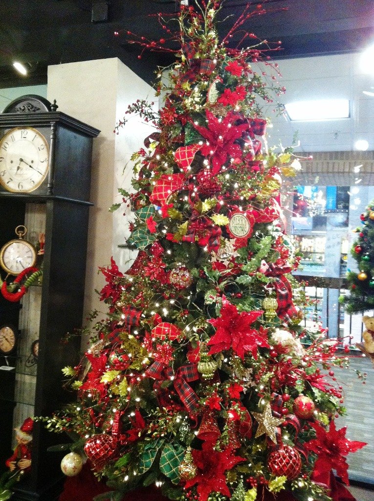 9-charming-christmas-tree-decorating-ideas