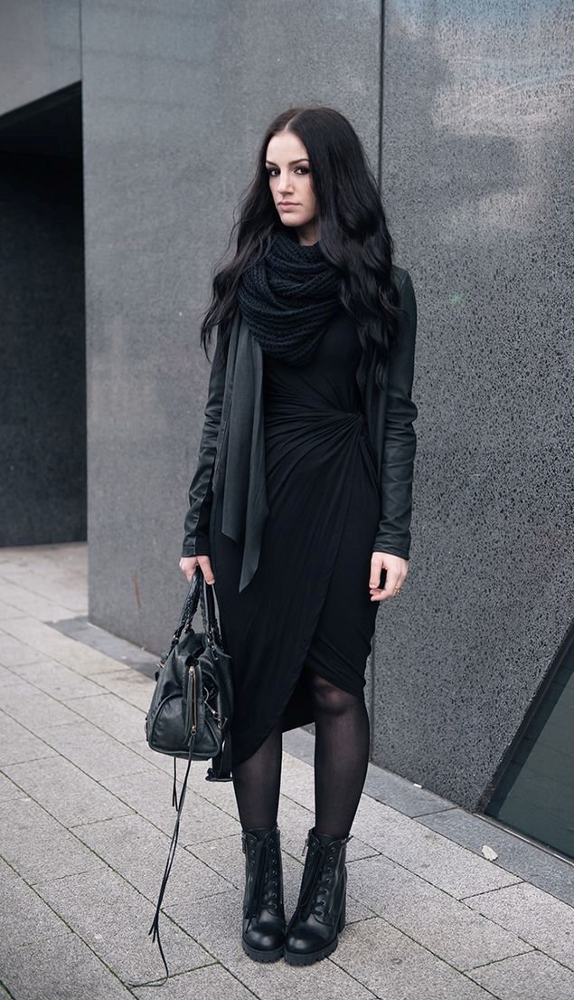 casual-black-dress-outfit-ideas-33