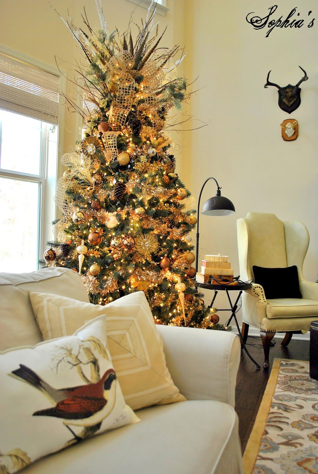Rustic Christmas Tree Decorating Idea