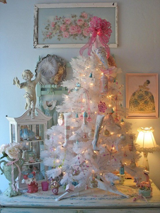 Shabby Chic Christmas Tree Decor