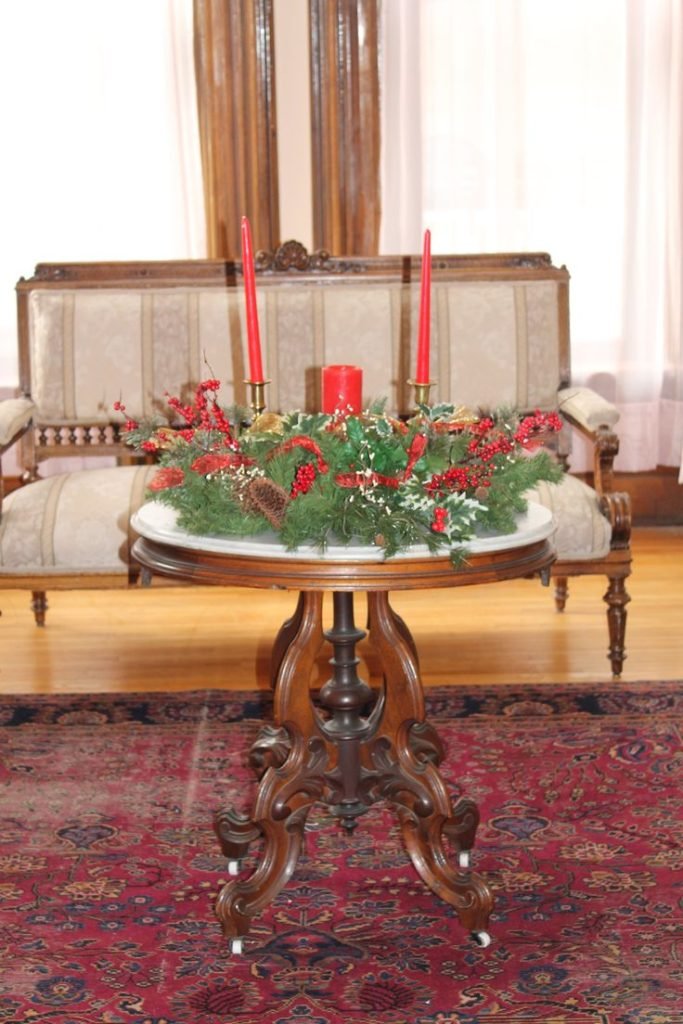 25 Victorian Christmas Decoration Ideas