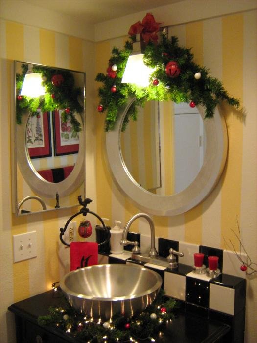 How to Decorate a Powder Room for Christmas