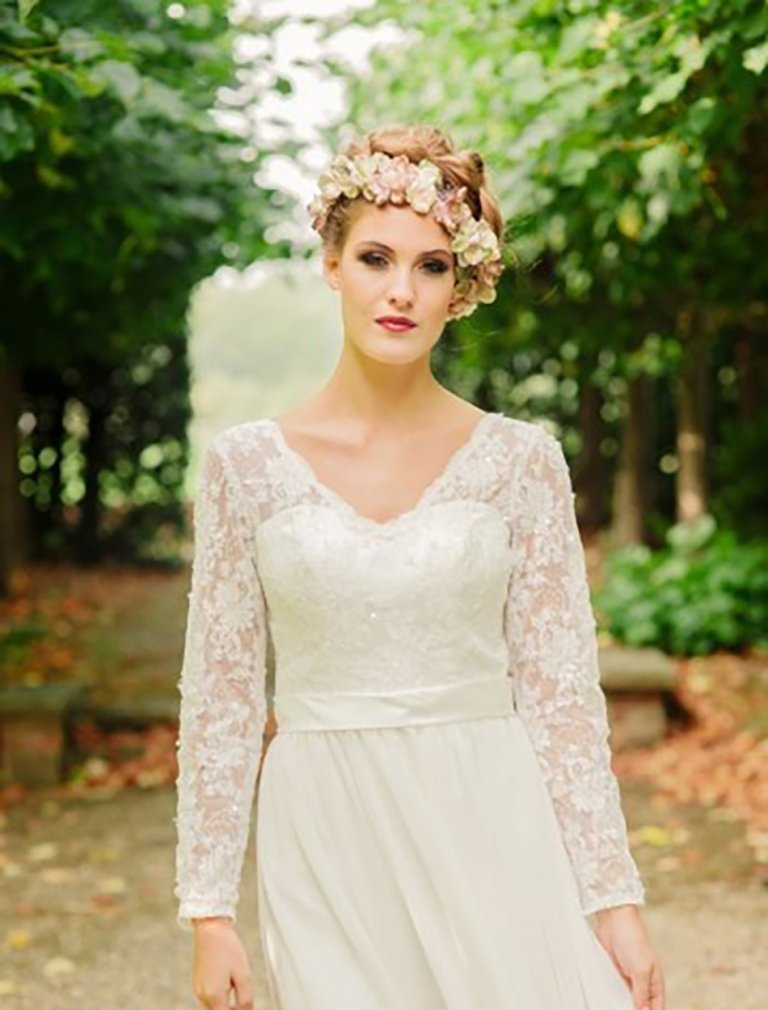 25 Amazing Bohemian Wedding Dress Ideas • Inspired Luv